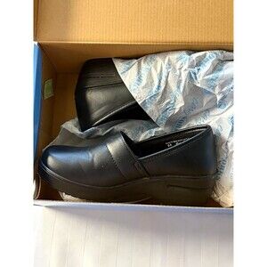 Easy Works by Easy Street Lyndee Women's Black Slip-On Clogs Slip Resistant 6M
